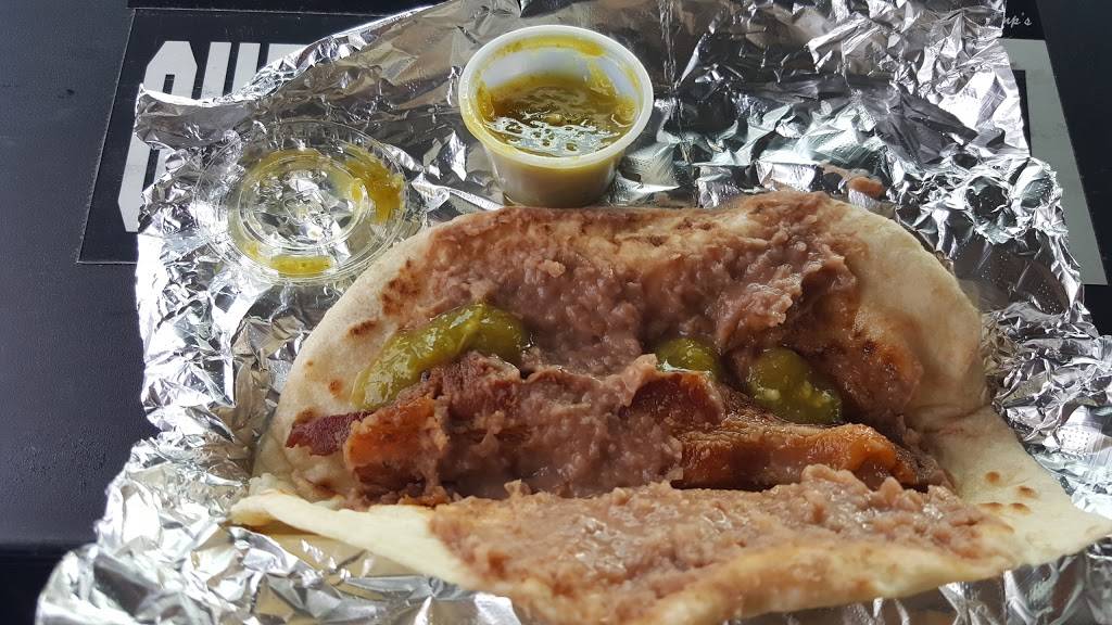 Lil Jonnys Taco House | restaurant | 3601 N PanAm Expy, San Antonio, TX 78219, USA | 2102277533 OR +1 210-227-7533