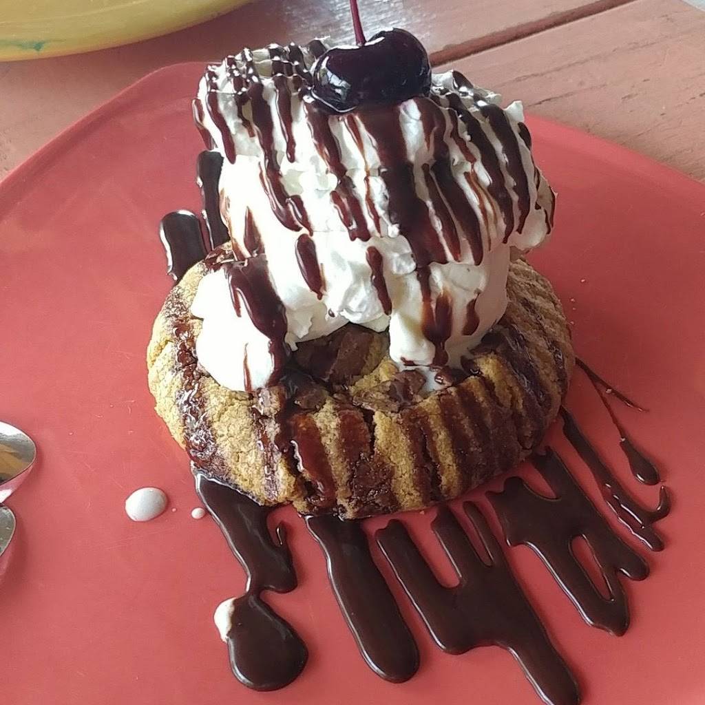 Mellow Mushroom | meal takeaway | 2020 Charles Blvd, Greenville, NC 27858, USA | 2525658220 OR +1 252-565-8220