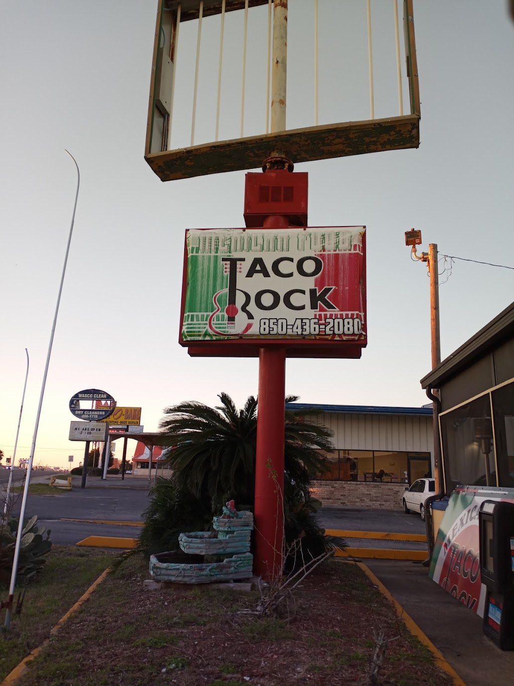 Taco Rock 29 | restaurant | 5454 Pensacola Blvd, Pensacola, FL 32505, USA | 8504362080 OR +1 850-436-2080