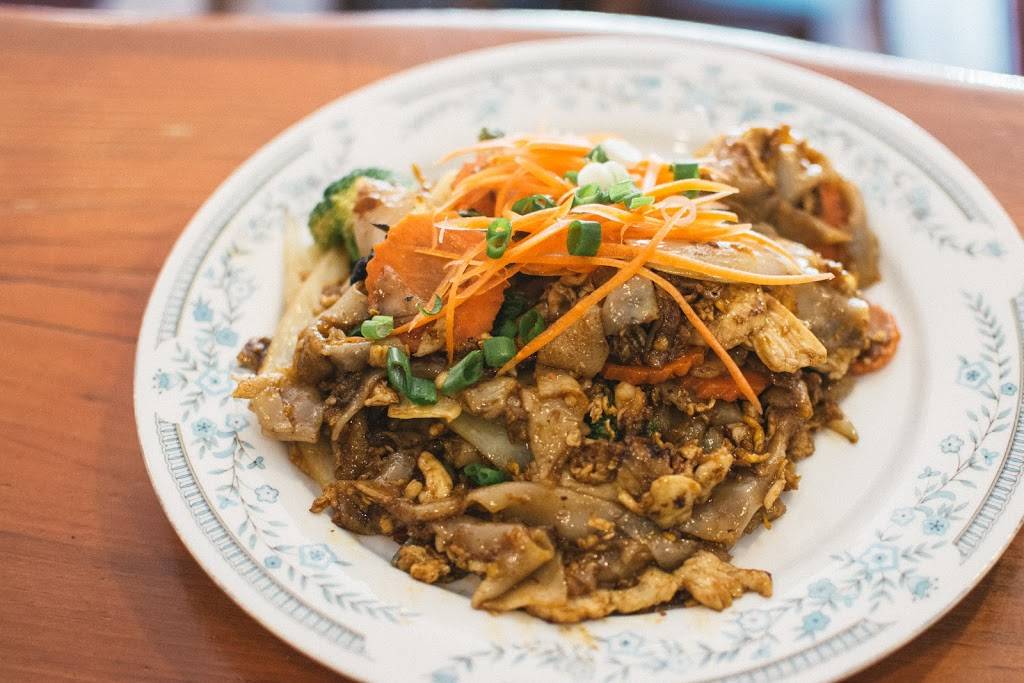 Saeng Thai House | restaurant | 921 Congress St, Portland, ME 04102, USA | 2077800900 OR +1 207-780-0900