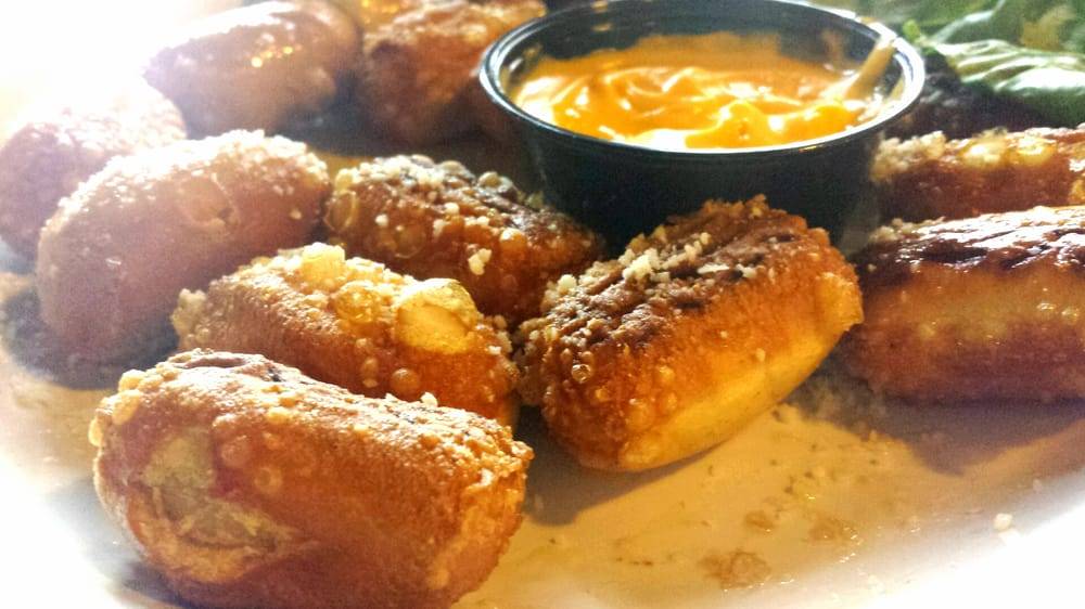 McGonigles Irish Pub | restaurant | 3512 E Main St, Kalamazoo, MI 49048, USA | 2693455400 OR +1 269-345-5400