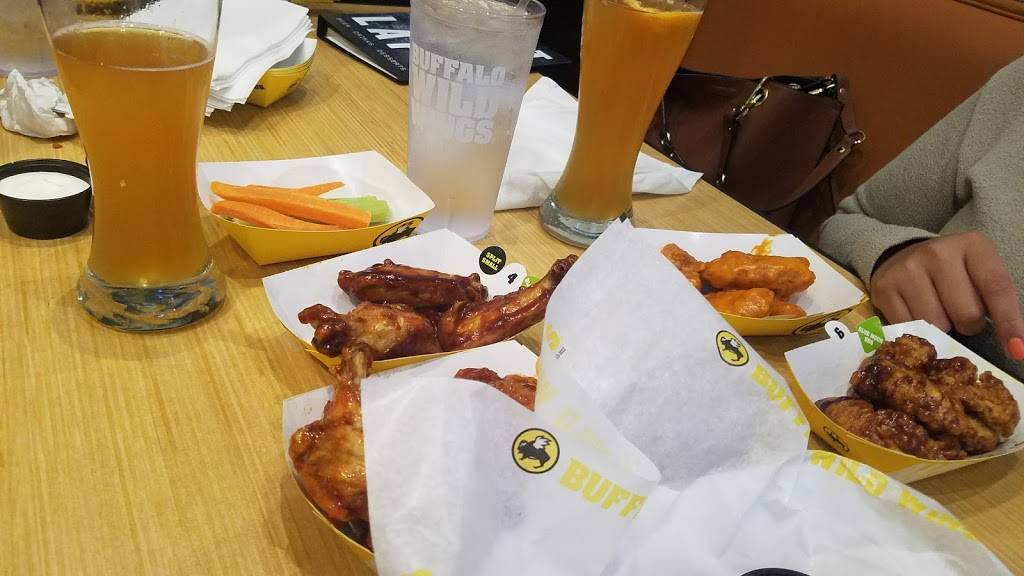 Buffalo Wild Wings | restaurant | 1000 S Fair Oaks Ave, Pasadena, CA 91105, USA | 6269936400 OR +1 626-993-6400