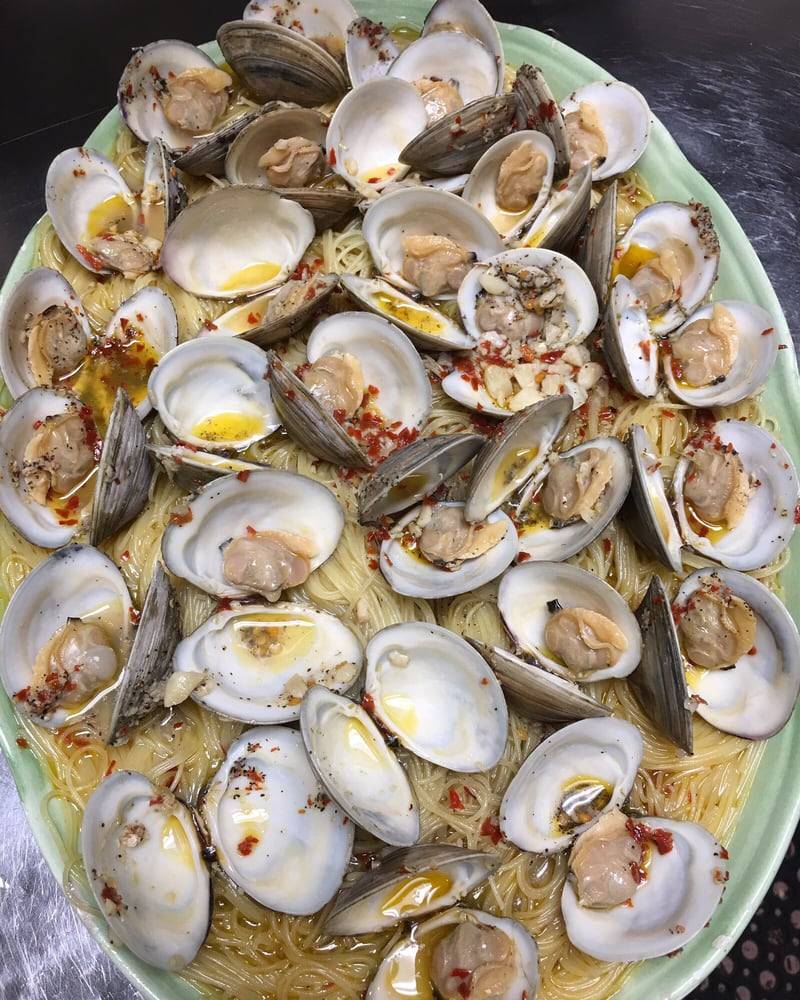 Giulios Pizza Restaurant | restaurant | 126 Middletown Ave, North Haven, CT 06473, USA | 2032393515 OR +1 203-239-3515