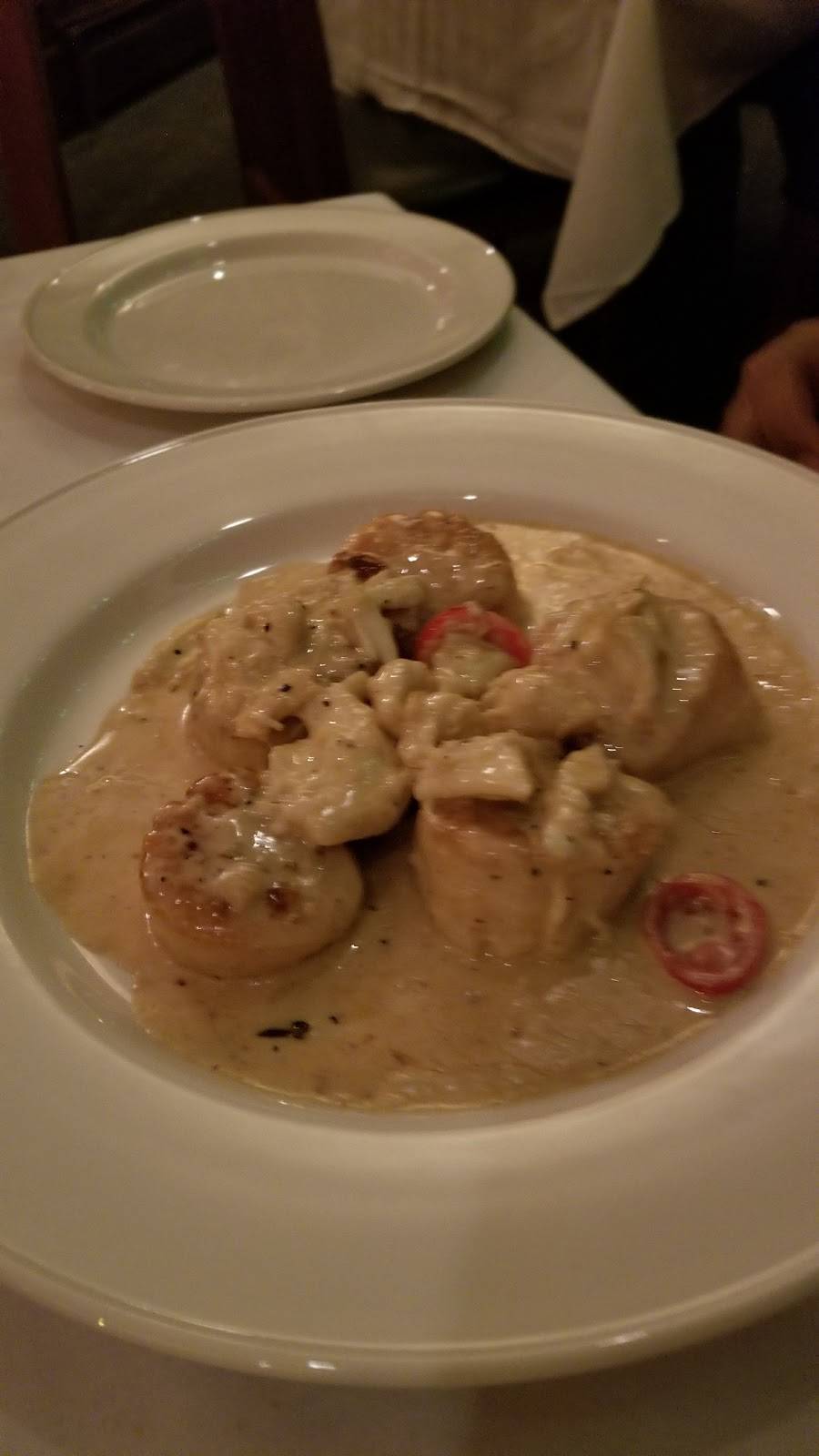 Saloon Restaurant | restaurant | 750 S 7th St, Philadelphia, PA 19147, USA | 2156271811 OR +1 215-627-1811