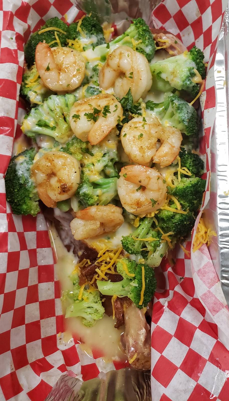 Just OoWeez BBQ, Daiquiris & More | restaurant | 1820 S Tyler St, Gladewater, TX 75647, USA | 9038441555 OR +1 903-844-1555