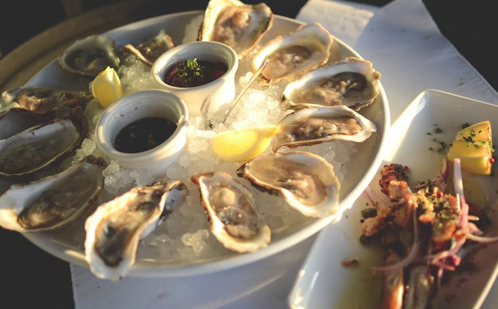 Towne 380 | Steakhouse & Seafood | restaurant | 380 Boulevard Saint-Martin O, Laval, QC H7M 3Y8, Canada | 4506688696 OR +1 450-668-8696