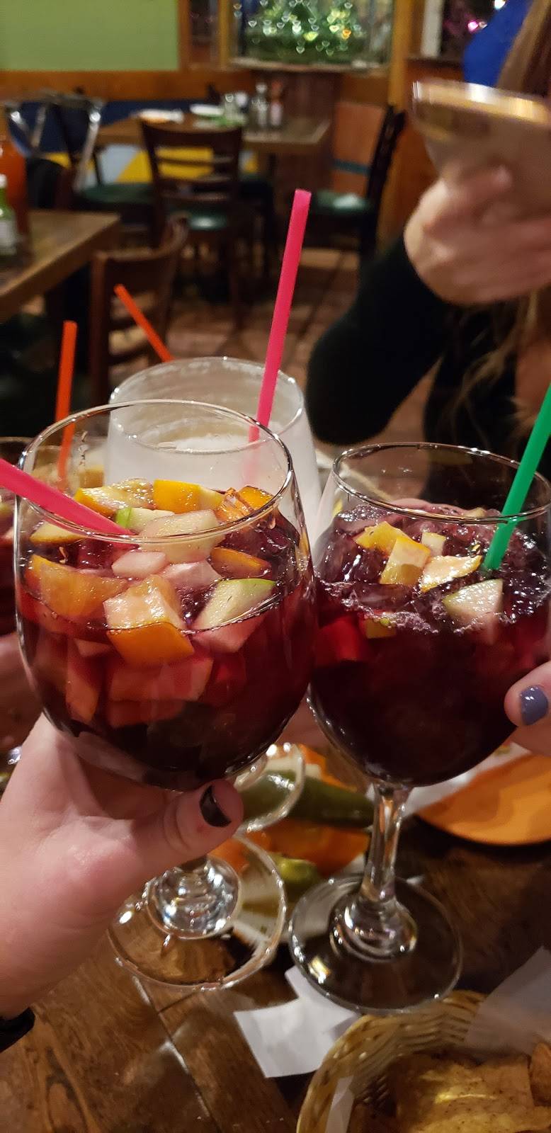 Lalos Restaurant | restaurant | 3011 S Harlem Ave, Berwyn, IL 60402, USA | 7084849311 OR +1 708-484-9311