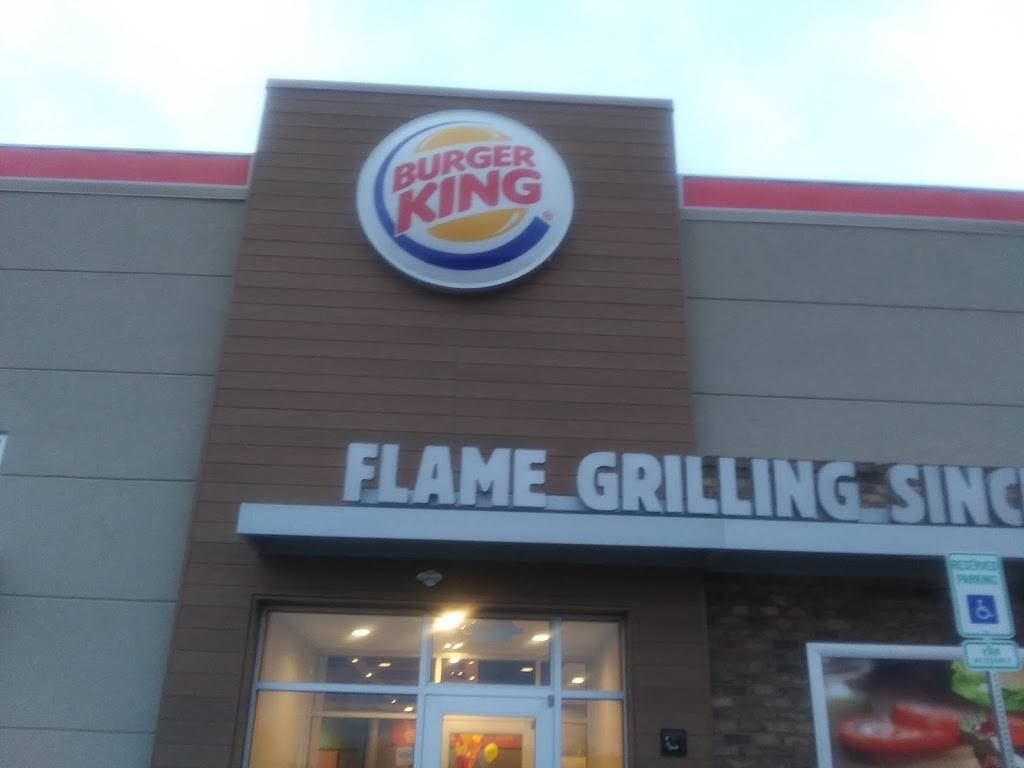 Burger King | restaurant | 34071 Commerce Dr, De Soto, KS 66018, USA | 8663942493 OR +1 866-394-2493