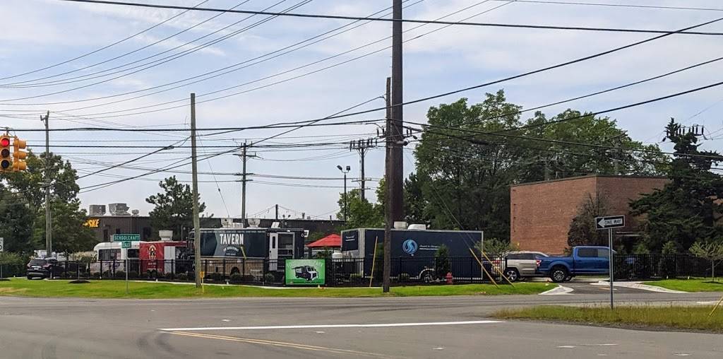 Plymouth Park and Eats | restaurant | 39411 Schoolcraft, Plymouth, MI 48170, USA | 7346673959 OR +1 734-667-3959