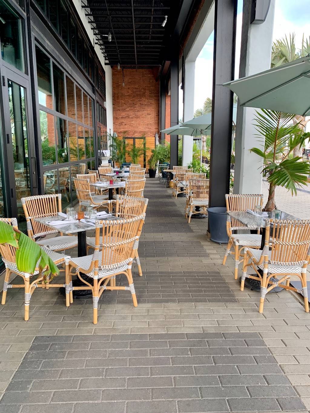 Oak & Ola | restaurant | 1910 N Ola Ave, Tampa, FL 33602, USA | 8137731901 OR +1 813-773-1901