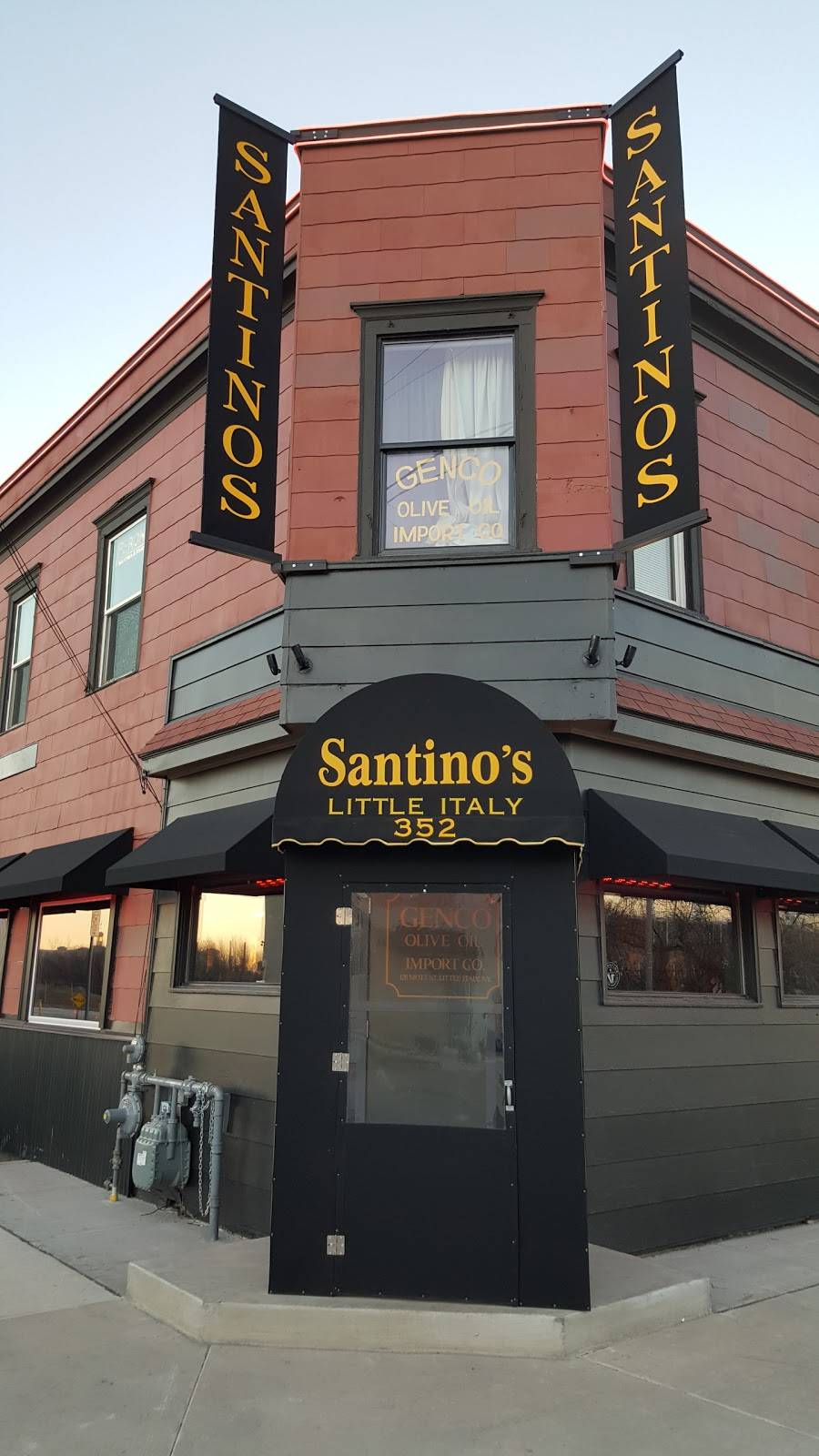 Santinos Little Italy | restaurant | 352 E Stewart St, Milwaukee, WI 53207, USA | 4148977367 OR +1 414-897-7367