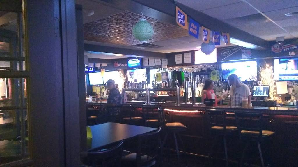 The Neighbors Sports Grille & Wings | restaurant | 742 Middle Country Rd, Selden, NY 11784, USA | 6314512386 OR +1 631-451-2386