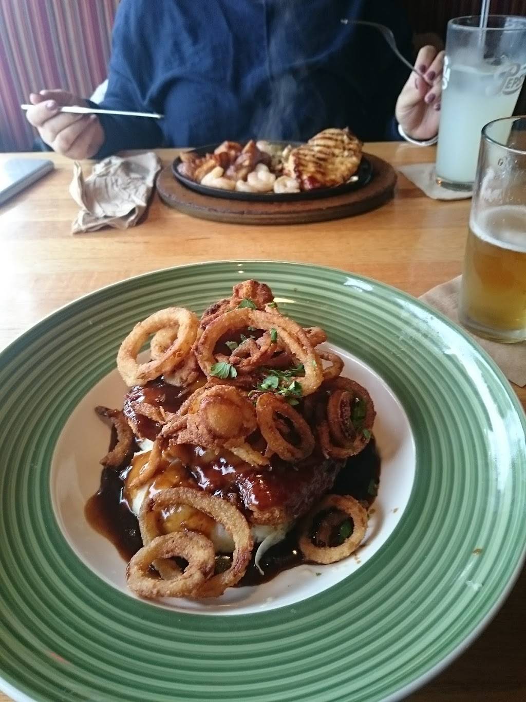 Applebees Grill + Bar | restaurant | 98 Shaw Ave, Clovis, CA 93612, USA | 5593229890 OR +1 559-322-9890