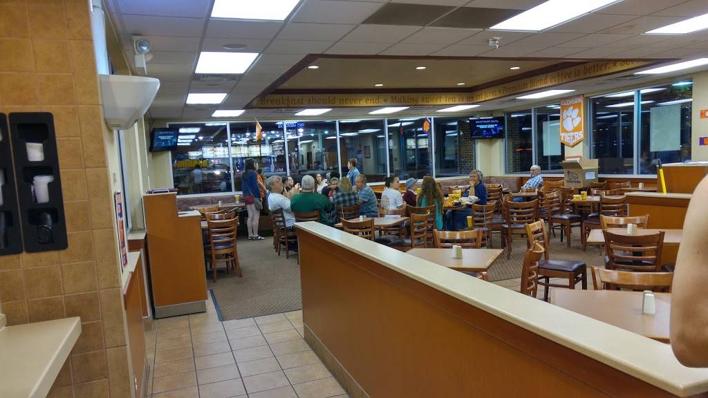 Bojangles Famous Chicken n Biscuits | restaurant | 102 Canoy Ln, Clemson, SC 29631, USA | 8646548135 OR +1 864-654-8135