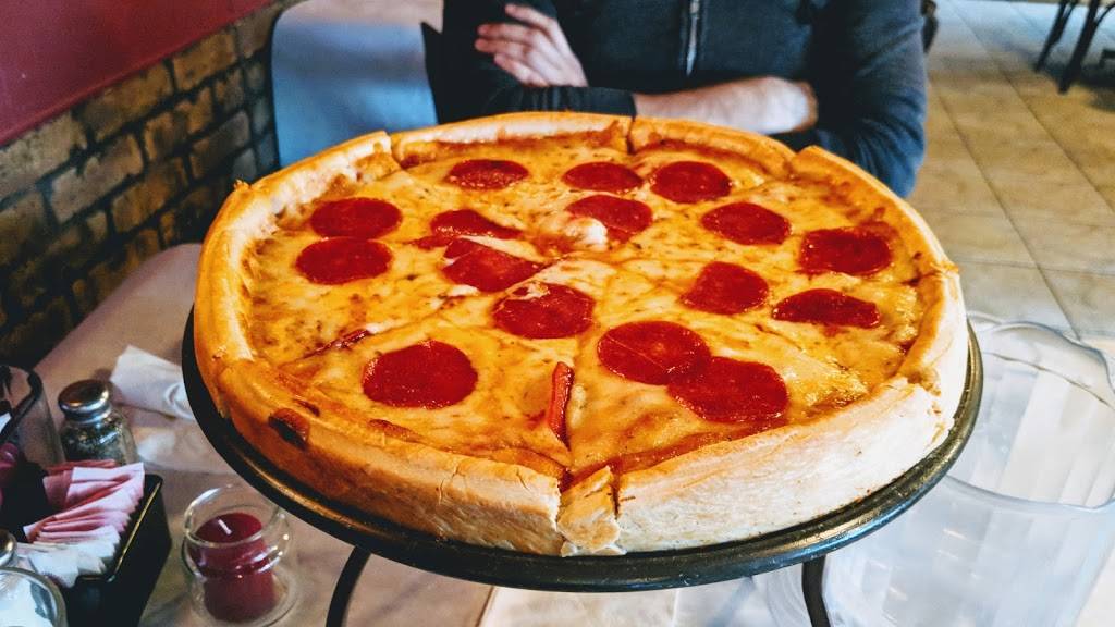 Di Vitas Restaurant | restaurant | 5233, 5233, 3753 W Belmont Ave, Chicago, IL 60618, USA | 7735885868 OR +1 773-588-5868