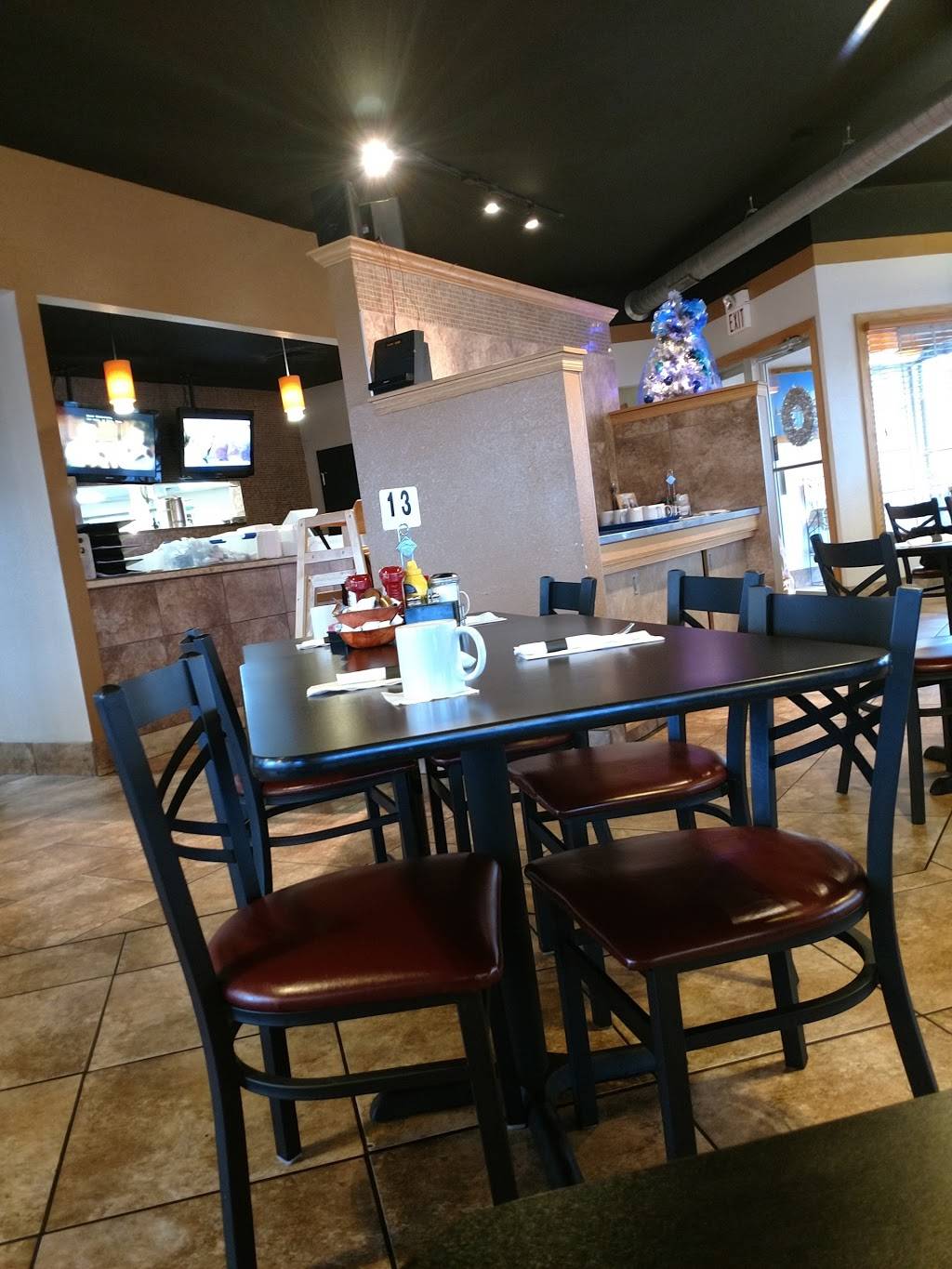 Cleavers Chicago Style Flavor | restaurant | 5501 E Indiana St, Evansville, IN 47715, USA | 8124730001 OR +1 812-473-0001