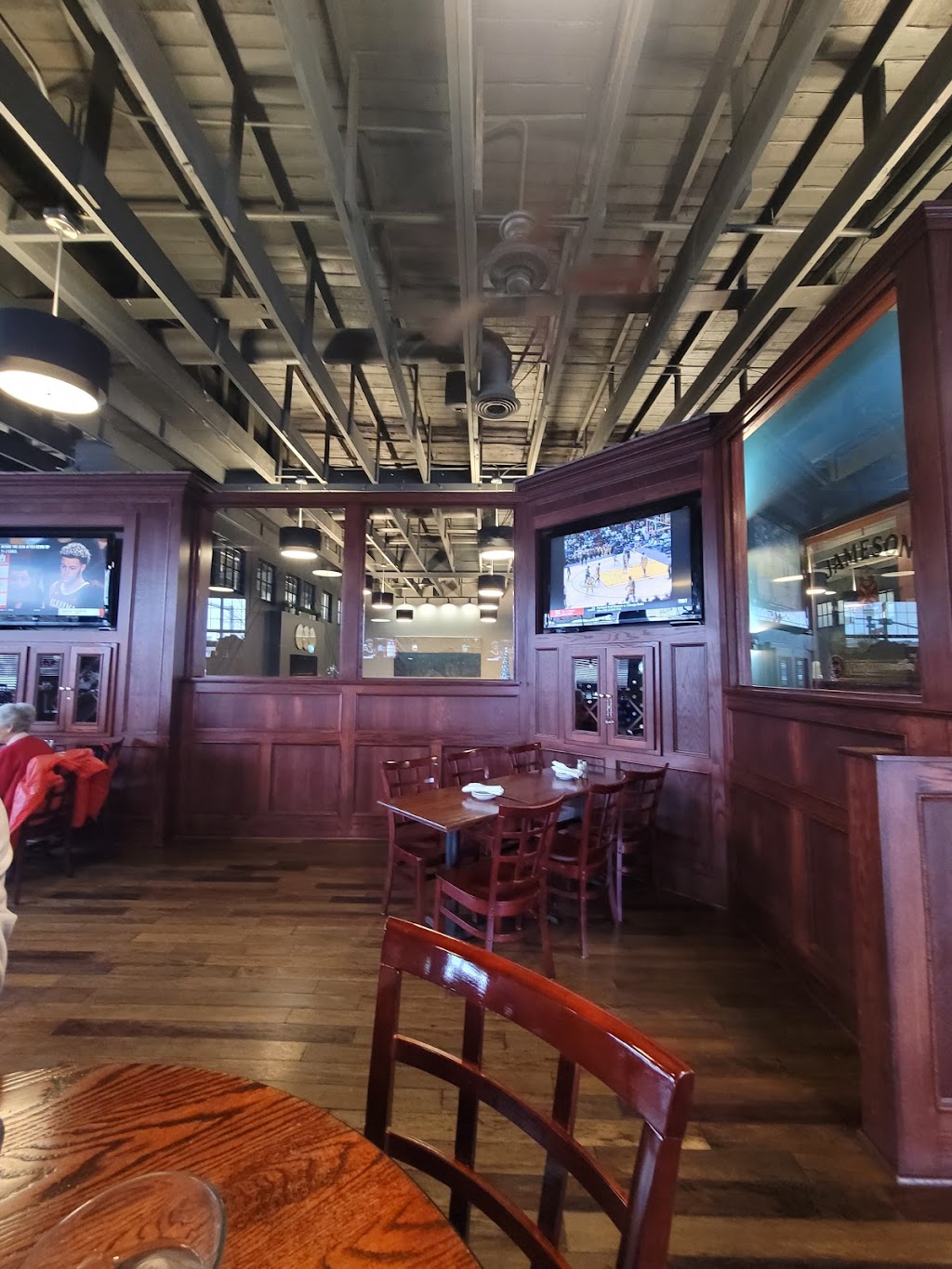 Black Cow Fat Pig Pub & Steak | restaurant | 702 W Norfolk Ave, Norfolk, NE 68701, USA | 4023702172 OR +1 402-370-2172