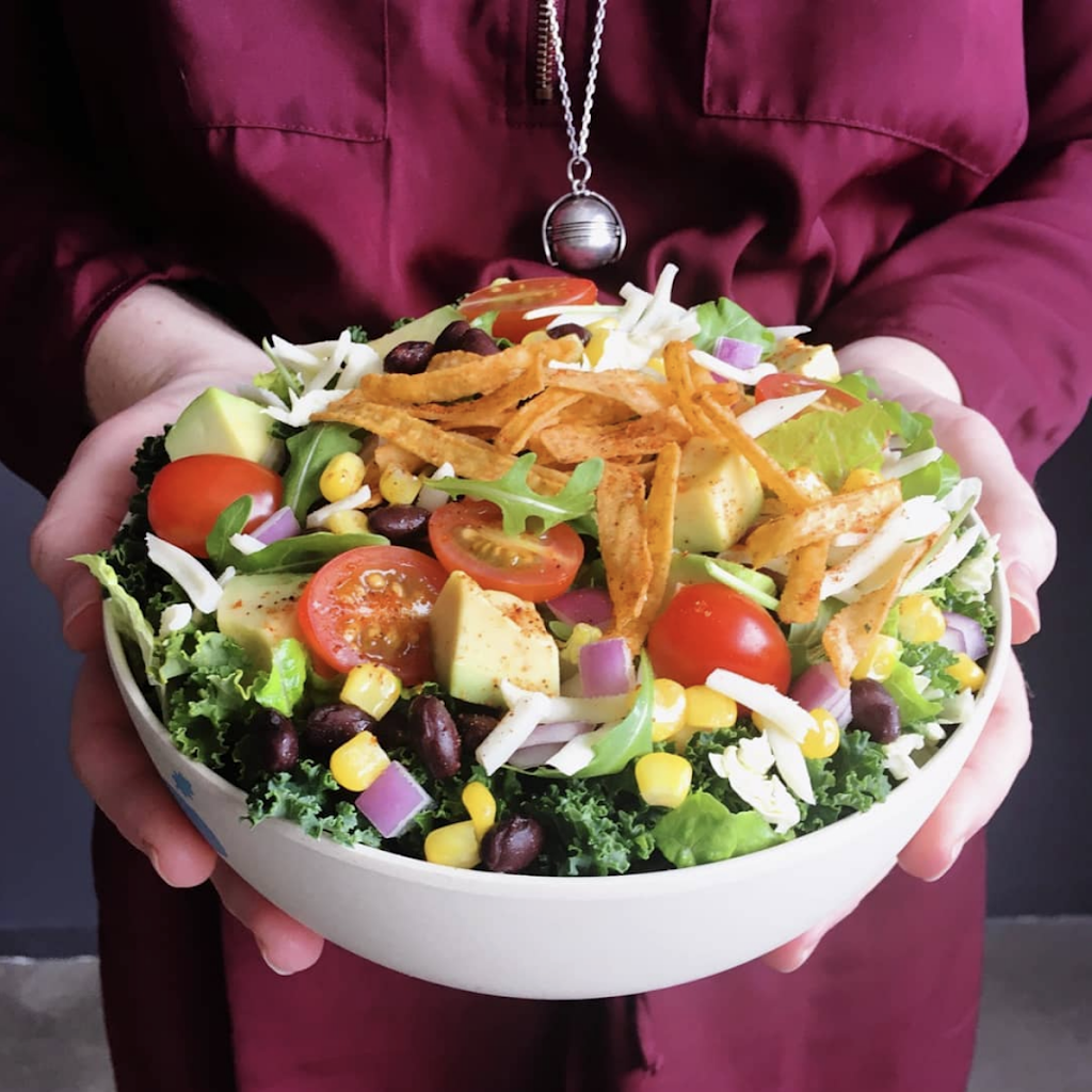 Mad Radish | restaurant | 859 Bank St, Ottawa, ON K1S 3W2, Canada | 6134214564 OR +1 613-421-4564