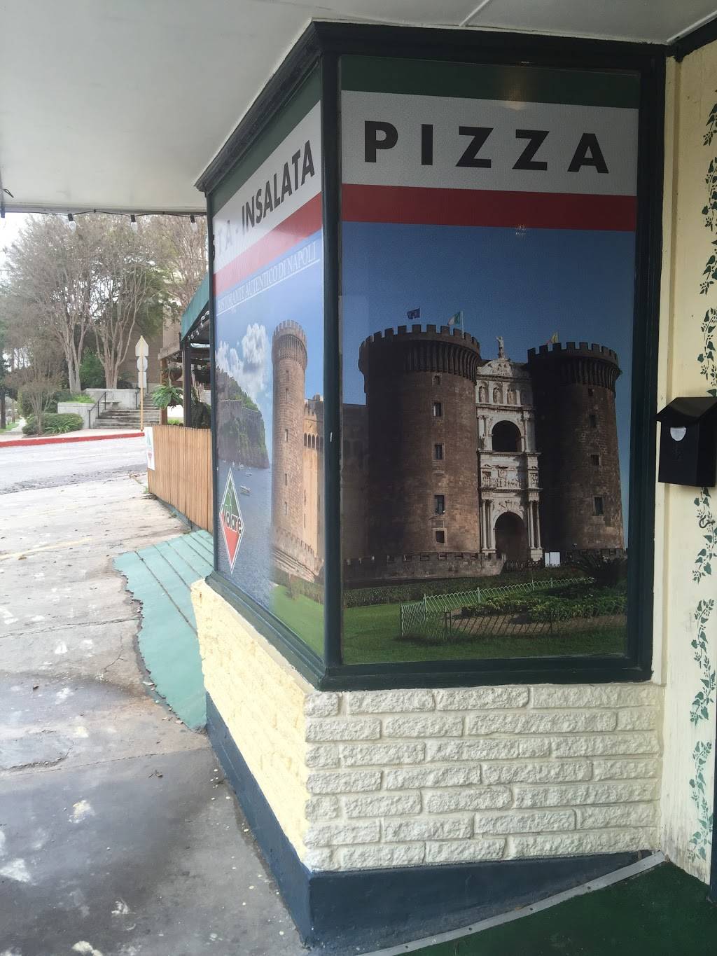 Volare Pizza | restaurant | 5054 Broadway St, San Antonio, TX 78209, USA | 2108283354 OR +1 210-828-3354