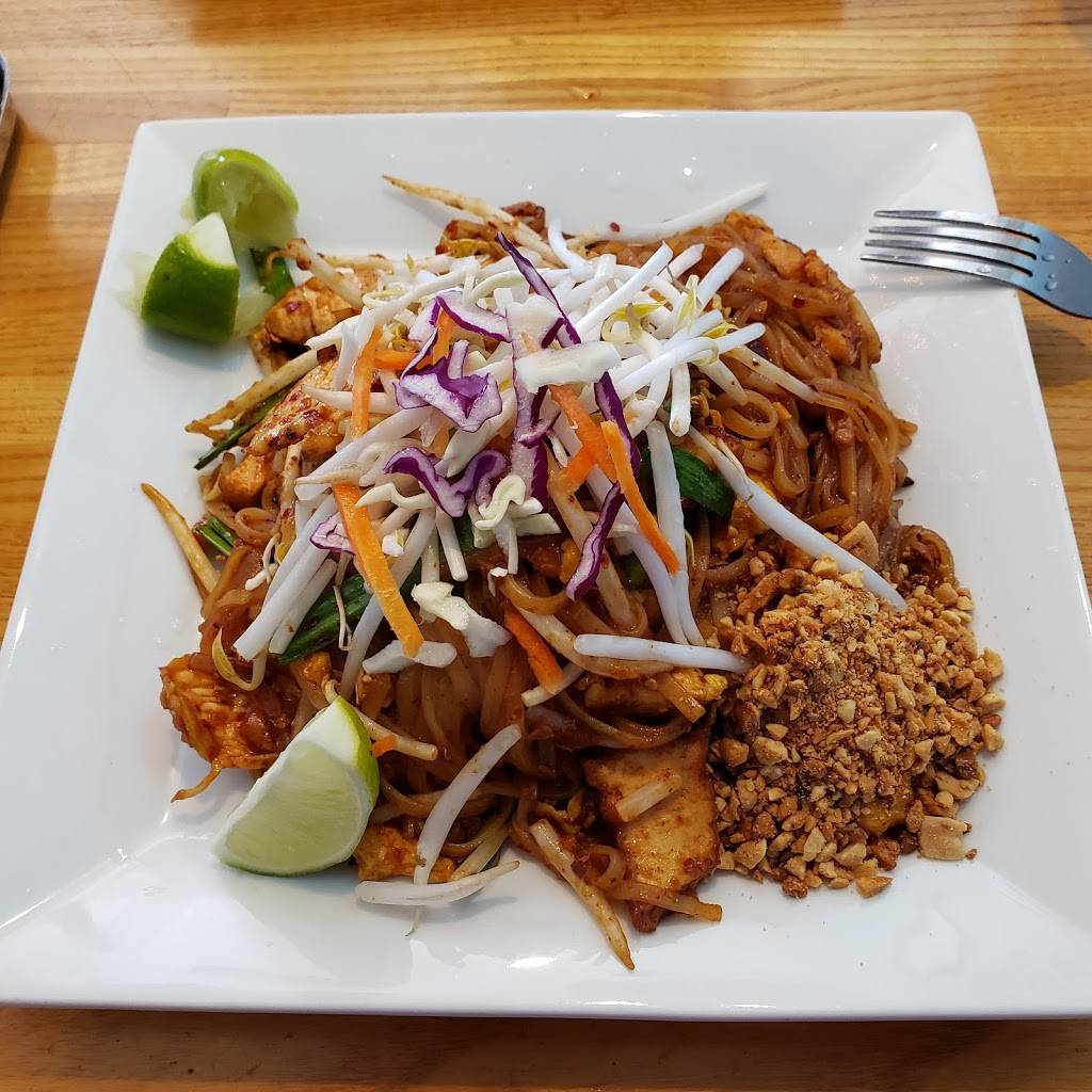 Sen Yai Sen Lek Thai | restaurant | 2422 Central Ave NE, Minneapolis, MN 55418, USA | 6127813046 OR +1 612-781-3046