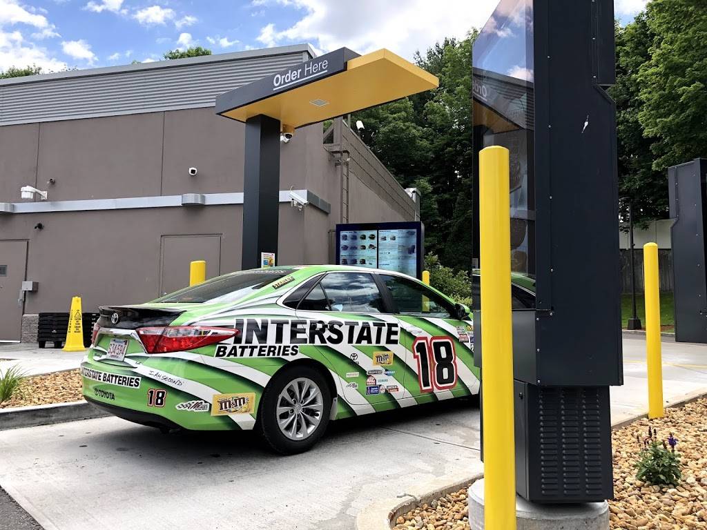 McDonalds | cafe | 44 E Main St, Webster, MA 01570, USA | 5089439009 OR +1 508-943-9009