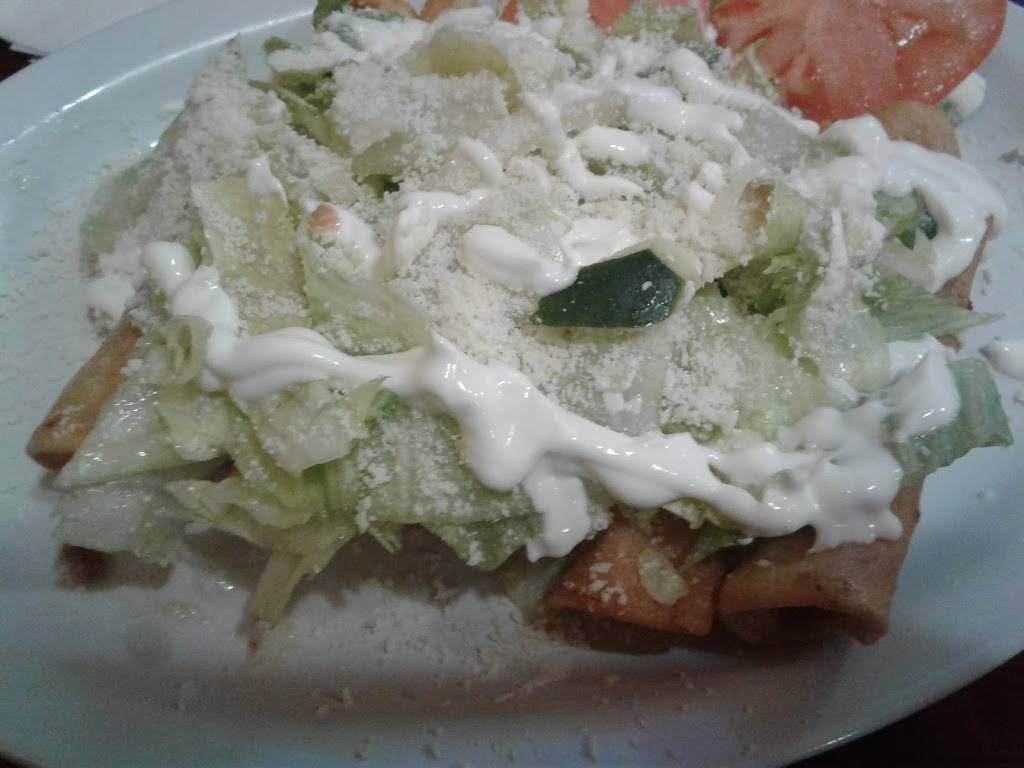 La Fiesta | restaurant | 3789 Broadway, New York, NY 10032, USA | 2122812886 OR +1 212-281-2886