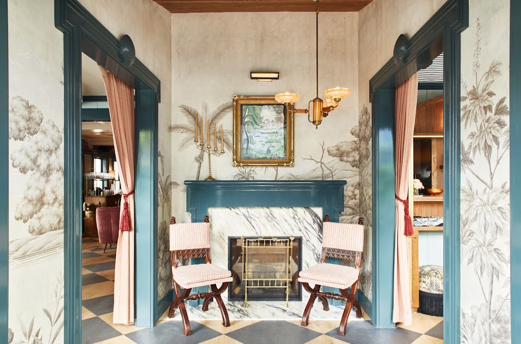 Sister Ship | restaurant | 29 Centre St, Nantucket, MA 02554, USA | 5082036889 OR +1 508-203-6889