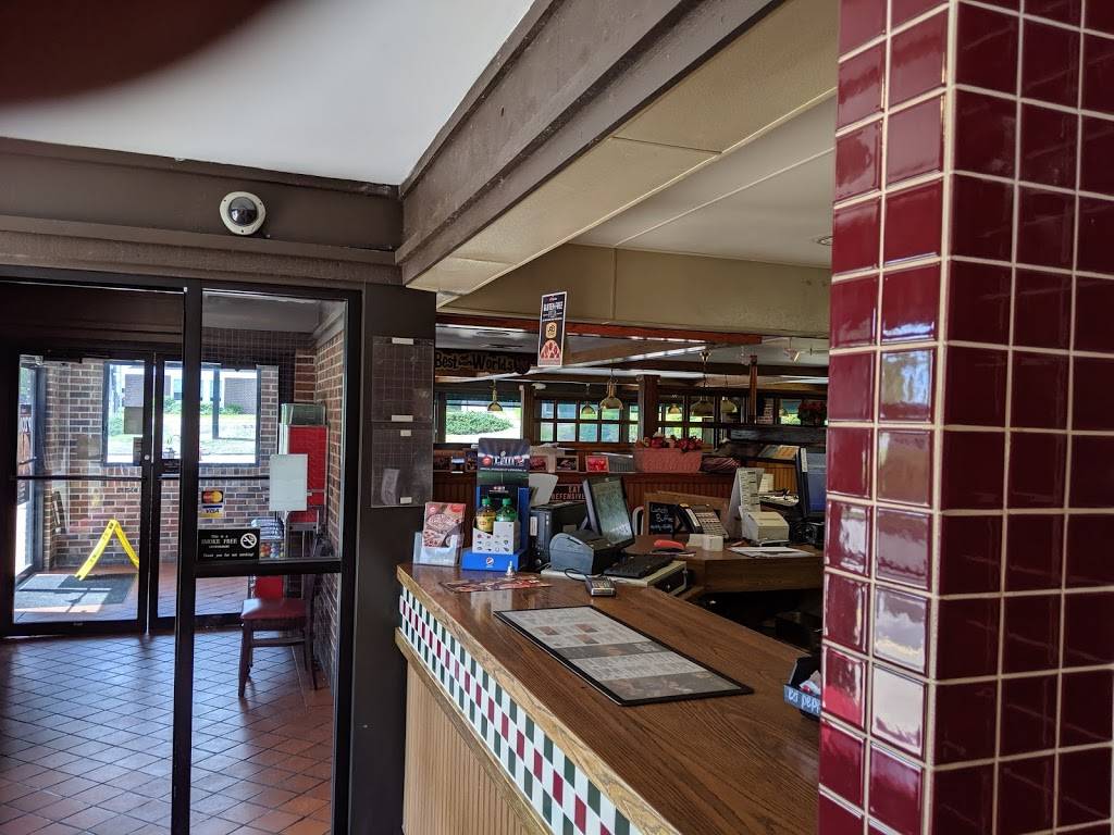 Pizza Hut | meal takeaway | 507 Main St, Saco, ME 04072, USA | 2072849794 OR +1 207-284-9794