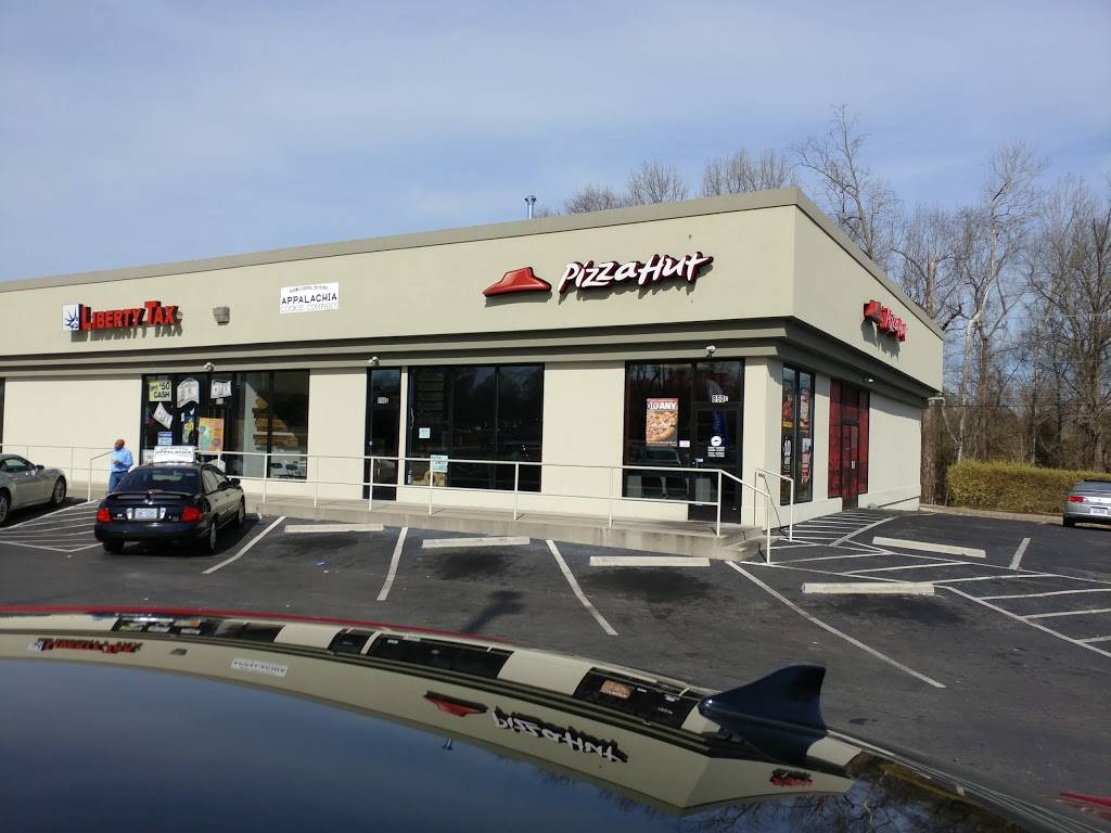 Pizza Hut | restaurant | 850 Chancellor Park Dr, Charlotte, NC 28213, USA | 7045979300 OR +1 704-597-9300