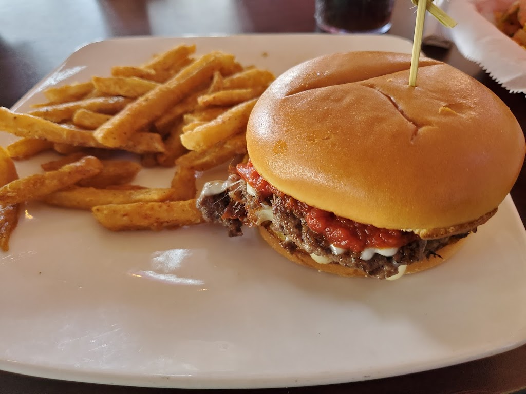 Nauti Parrot Oasis | restaurant | 17200 S Tamiami Trail, Fort Myers, FL 33908, USA | 2392082349 OR +1 239-208-2349