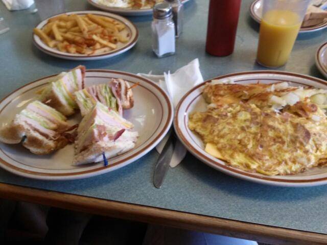 Michaels Restaurant | restaurant | 3009 Clark Ave, Cleveland, OH 44109, USA | 2169615699 OR +1 216-961-5699