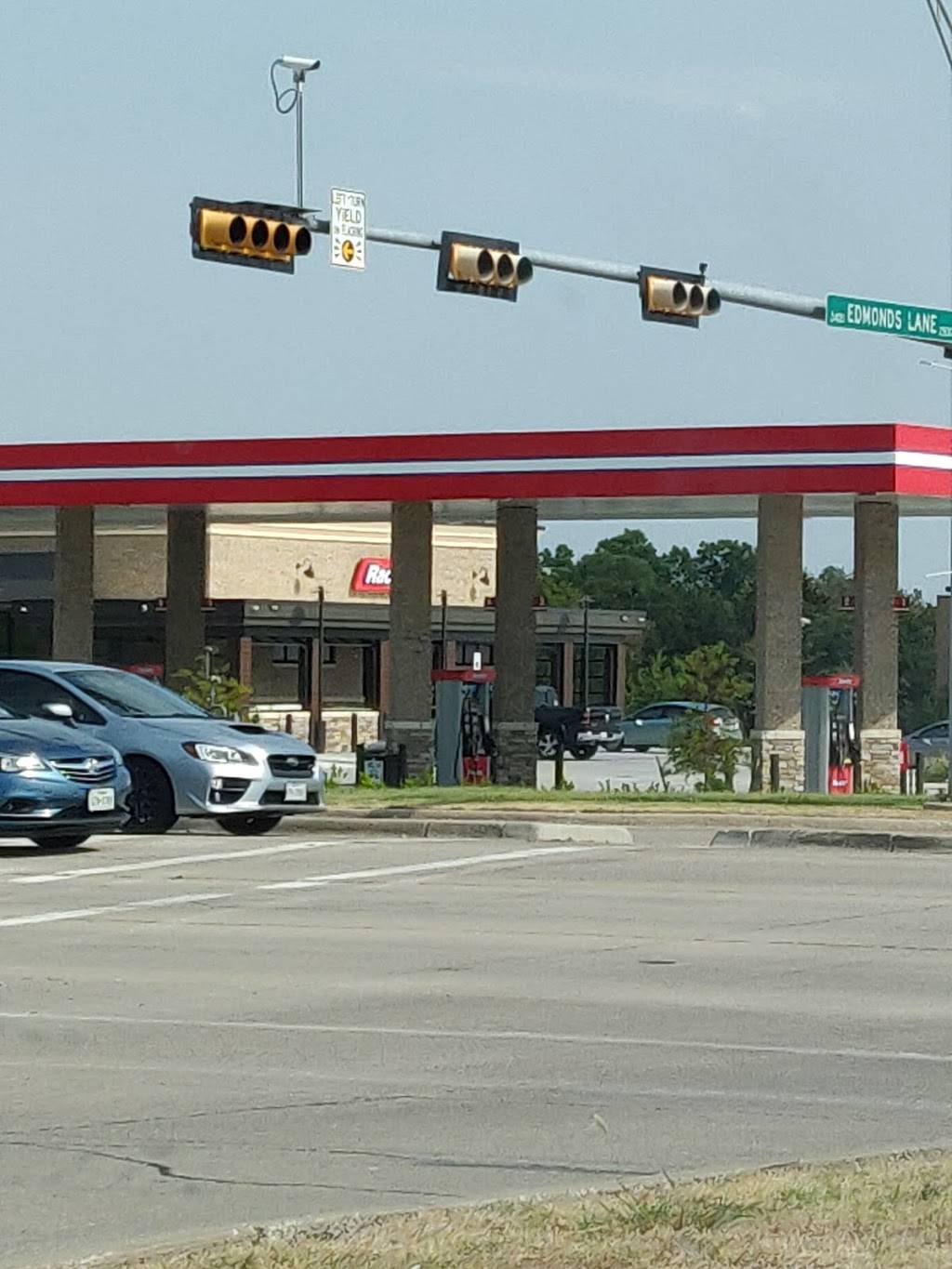 RaceTrac | cafe | 640 W Round Grove Rd, Lewisville, TX 75067, USA | 2144888411 OR +1 214-488-8411