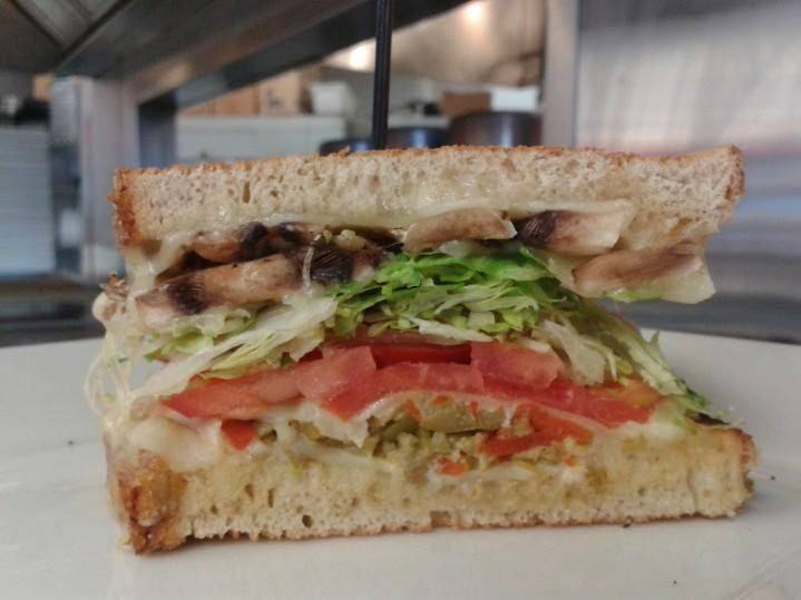 Isaacs Restaurant | restaurant | 1559 Manheim Pike, Lancaster, PA 17601, USA | 7175607774 OR +1 717-560-7774