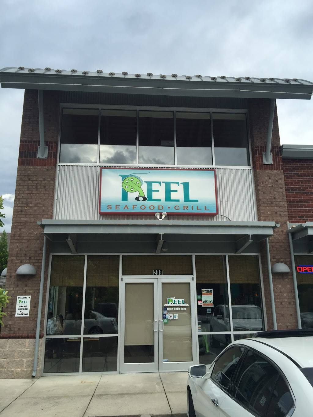 Reel Seafood Grill | restaurant | 2002 New Garden Rd #208, Greensboro, NC 27410, USA | 3366174200 OR +1 336-617-4200