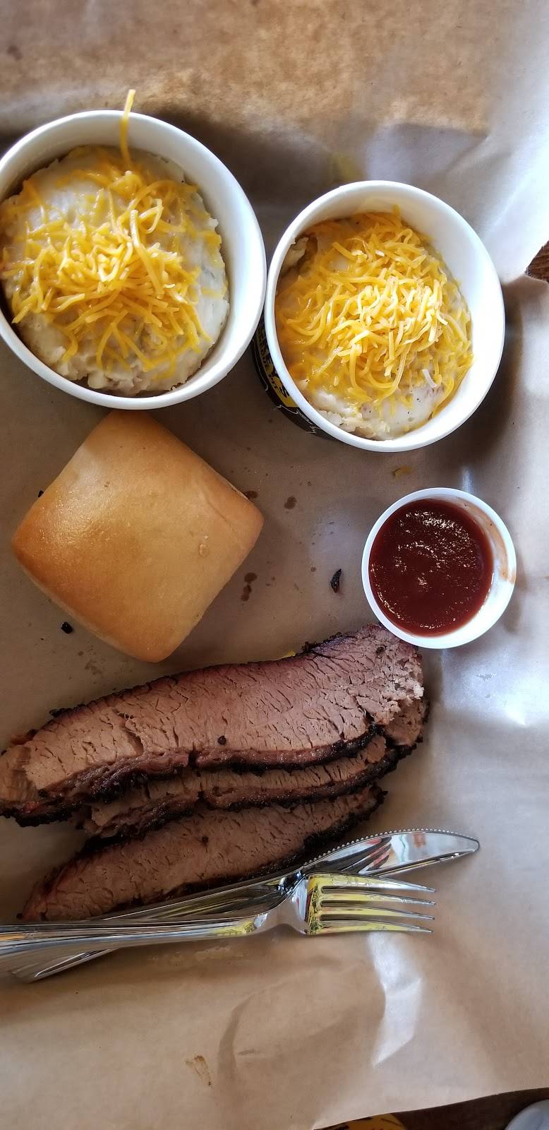 Dickeys Barbecue Pit | restaurant | 3090 Courthouse Ln Ste 100, Eagan, MN 55121, USA | 6519057725 OR +1 651-905-7725