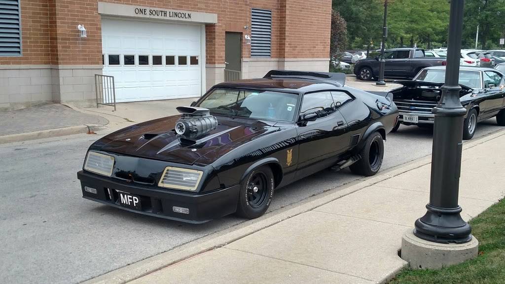 Dominos Pizza | meal delivery | 1983 Brookdale Rd, Naperville, IL 60563, USA | 6303053330 OR +1 630-305-3330