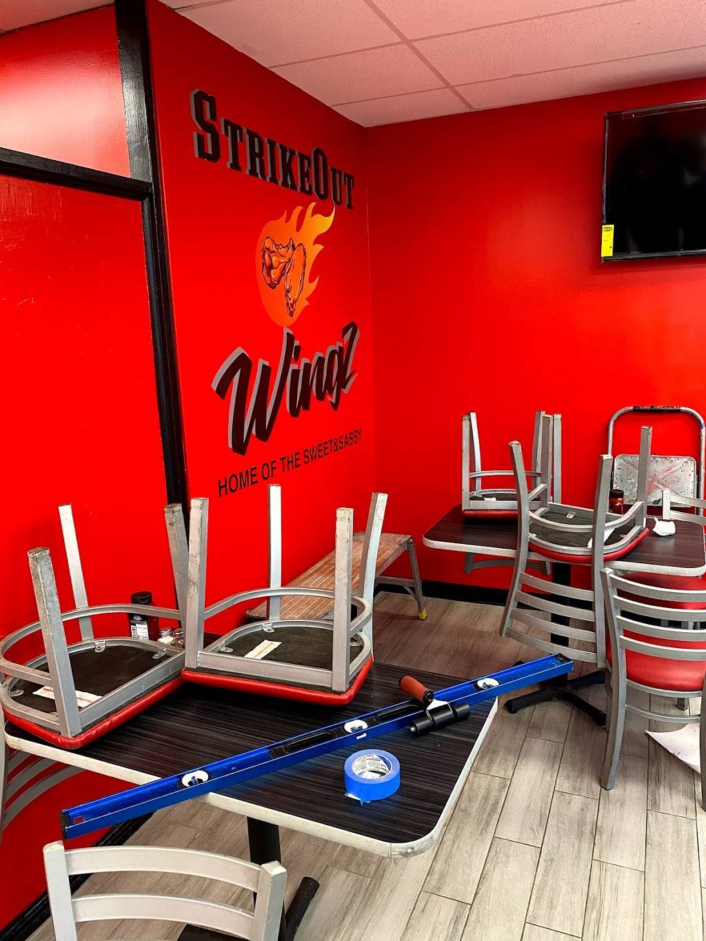 StrikeOut Wingz | restaurant | 123 Ewing Dr Suite 3, Nashville, TN 37207, USA | 6159537554 OR +1 615-953-7554