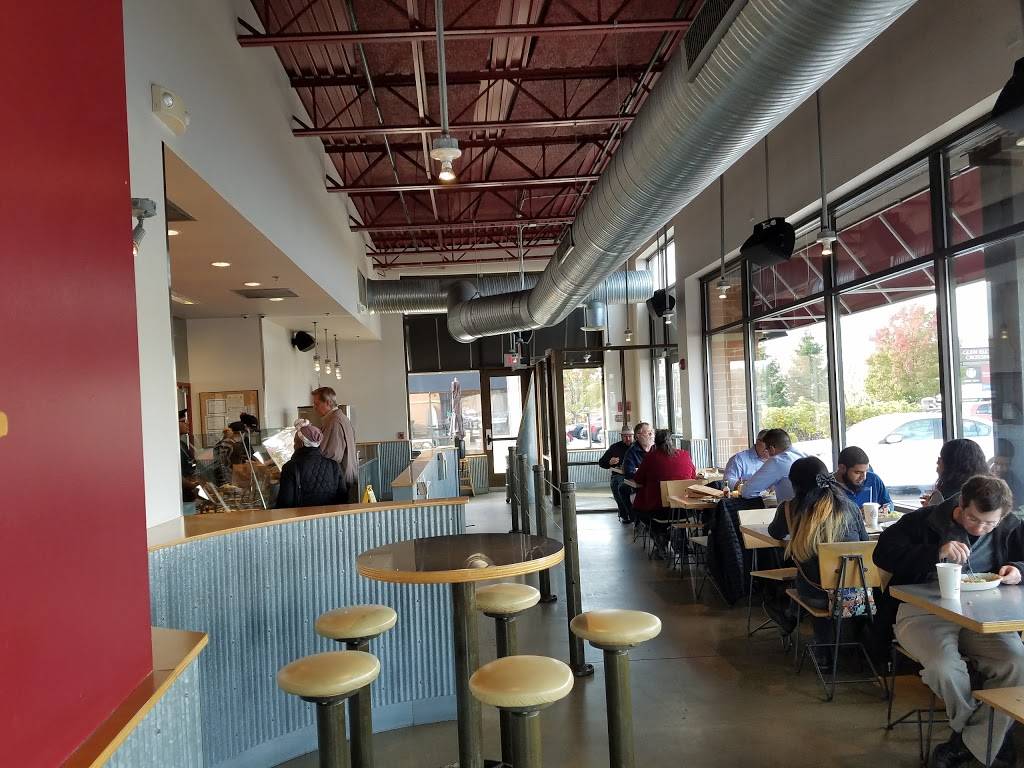 Chipotle Mexican Grill | restaurant | 695 Roosevelt Rd, Glen Ellyn, IL 60137, USA | 6304694035 OR +1 630-469-4035