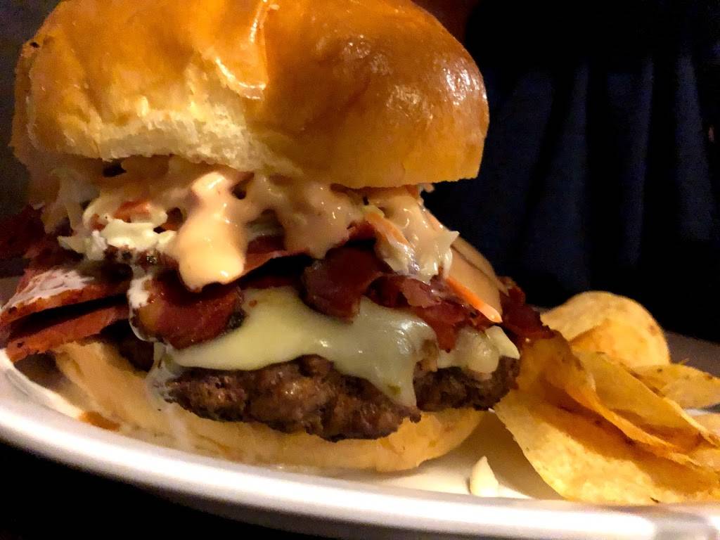 Finger Lakes Sausage And Beer | restaurant | 8 Linden St, Geneva, NY 14456, USA | 3153254125 OR +1 315-325-4125