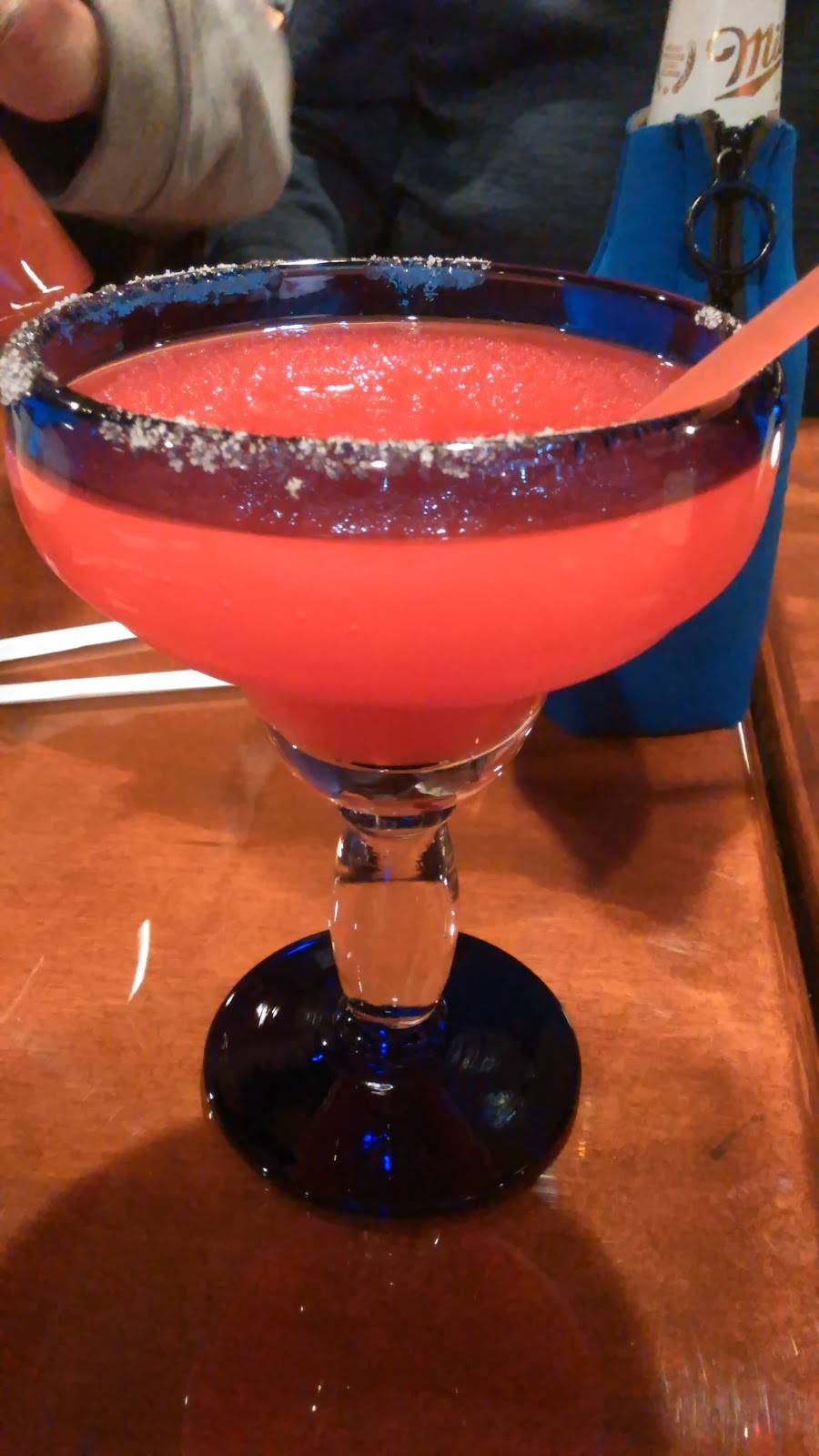 Los Amigos | restaurant | 5 Resort Dr, Carlyle, IL 62231, USA | 6188445015 OR +1 618-844-5015