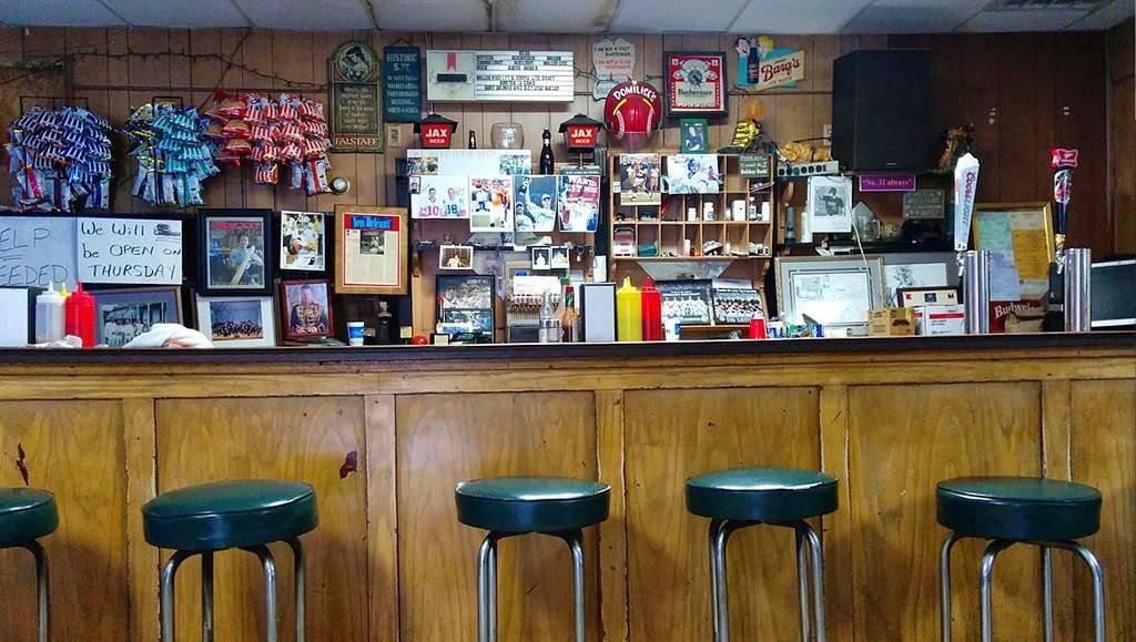 Domilises Po-Boy & Bar | restaurant | 5240 Annunciation St, New Orleans, LA 70115, USA | 5048999126 OR +1 504-899-9126