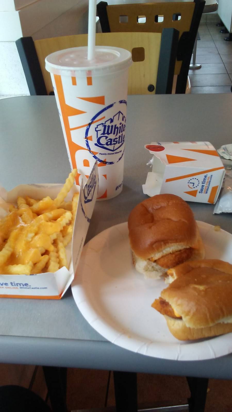 White Castle | restaurant | 5615 Lindbergh Blvd, St. Louis, MO 63123, USA | 3148422733 OR +1 314-842-2733