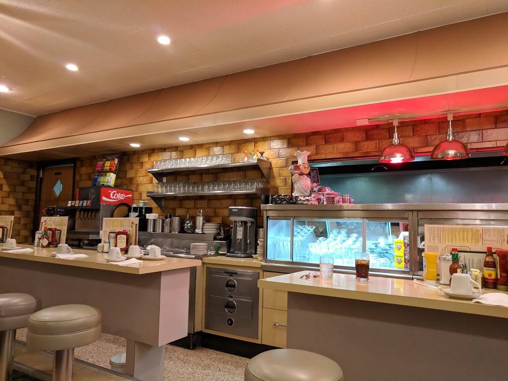 Townee Square Restaurant | restaurant | 508 N Milwaukee Ave, Libertyville, IL 60048, USA | 8473679144 OR +1 847-367-9144