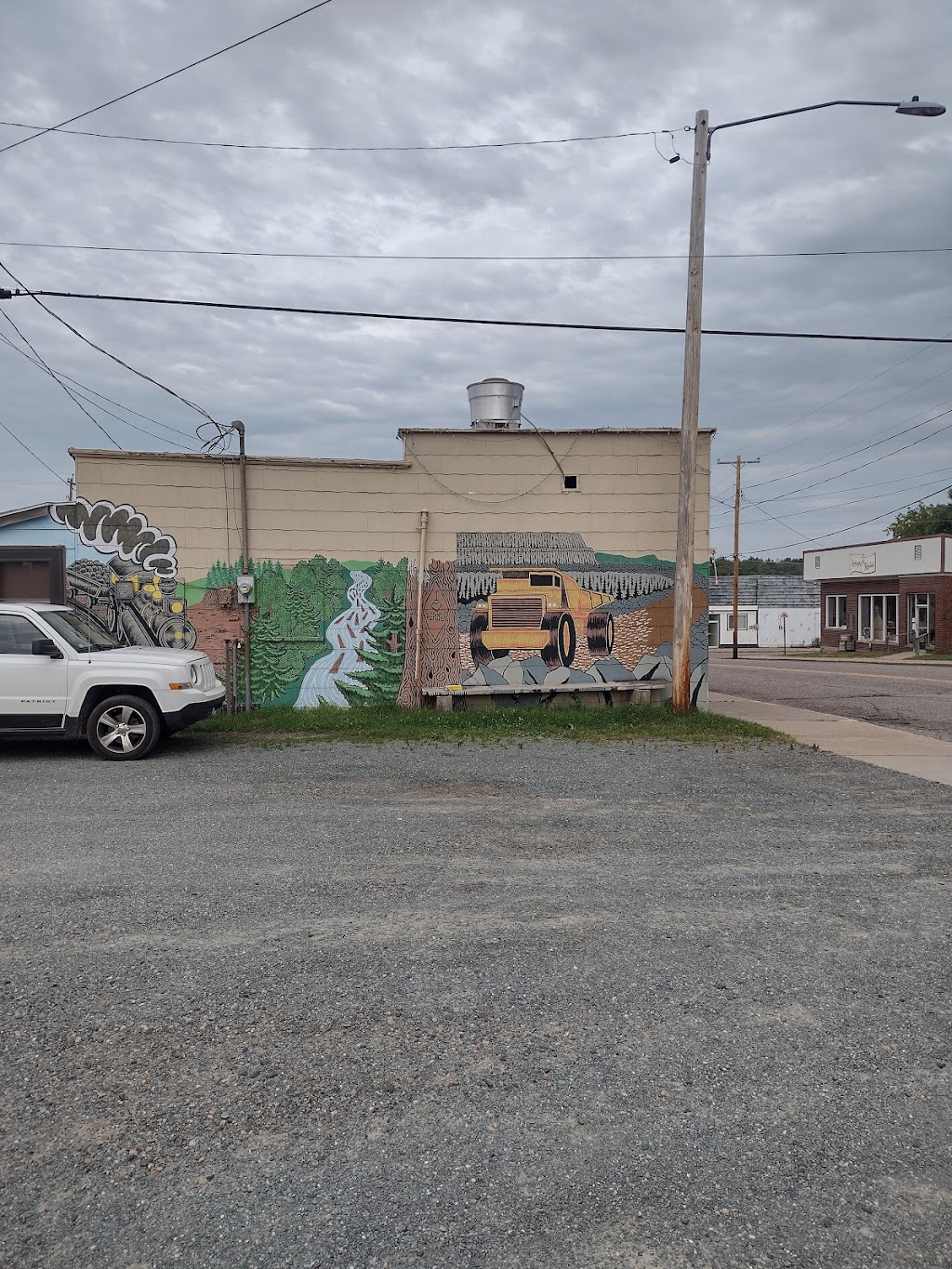 Summer Place | restaurant | 236 Kloman Ave, Republic, MI 49879, USA | 9063762419 OR +1 906-376-2419