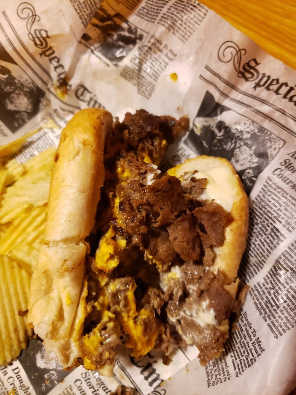 Montreux Bar & Grill | restaurant | 127 W Richardson Ave, Summerville, SC 29483, USA | 8432611200 OR +1 843-261-1200