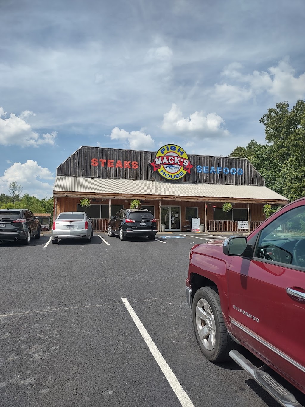 Macks Fish House | restaurant | 559 Wilburn Rd, Heber Springs, AR 72543, USA | 5013626225 OR +1 501-362-6225