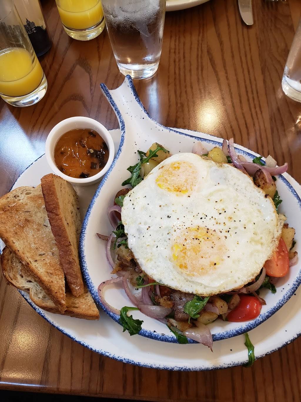 Latitude & Longitude | restaurant | 8701 World Center Dr, Orlando, FL 32821, USA | 4072388528 OR +1 407-238-8528