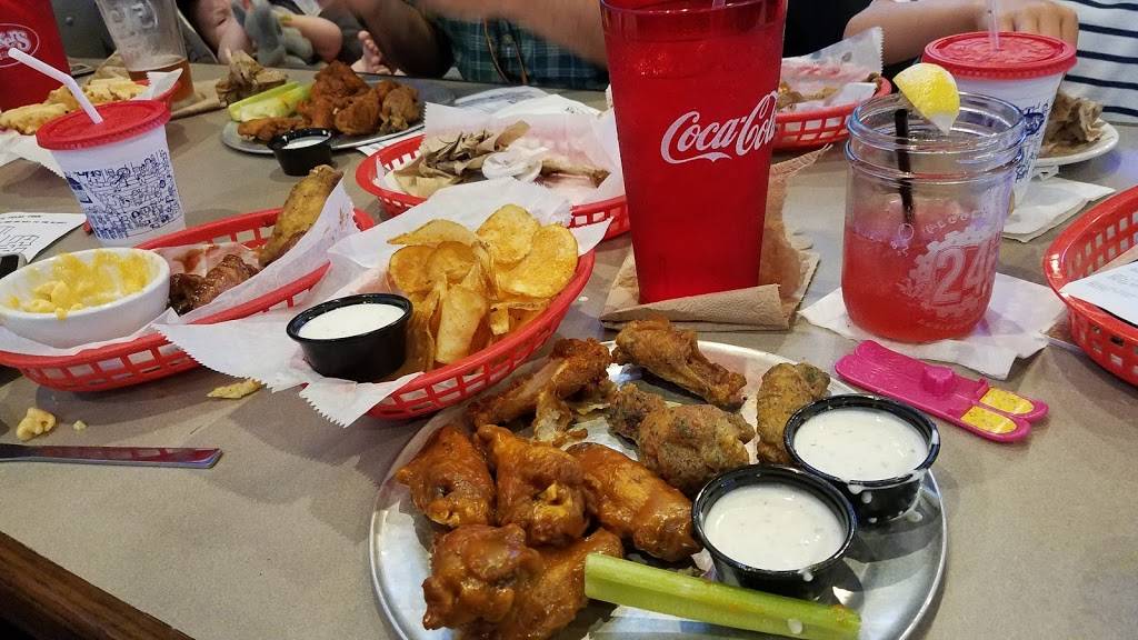 Pluckers | restaurant | 15651 I-10 W, San Antonio, TX 78249, USA | 2106009464 OR +1 210-600-9464