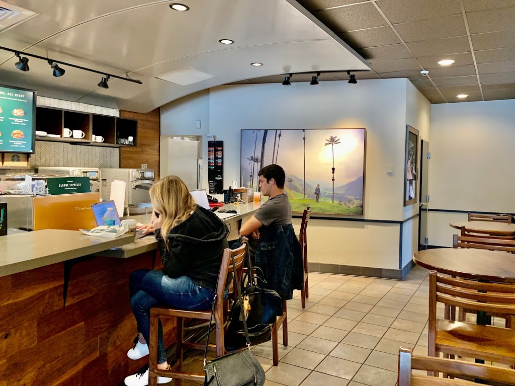 Starbucks | cafe | 8012 NW 154th St, Miami Lakes, FL 33016, USA | 3058200124 OR +1 305-820-0124