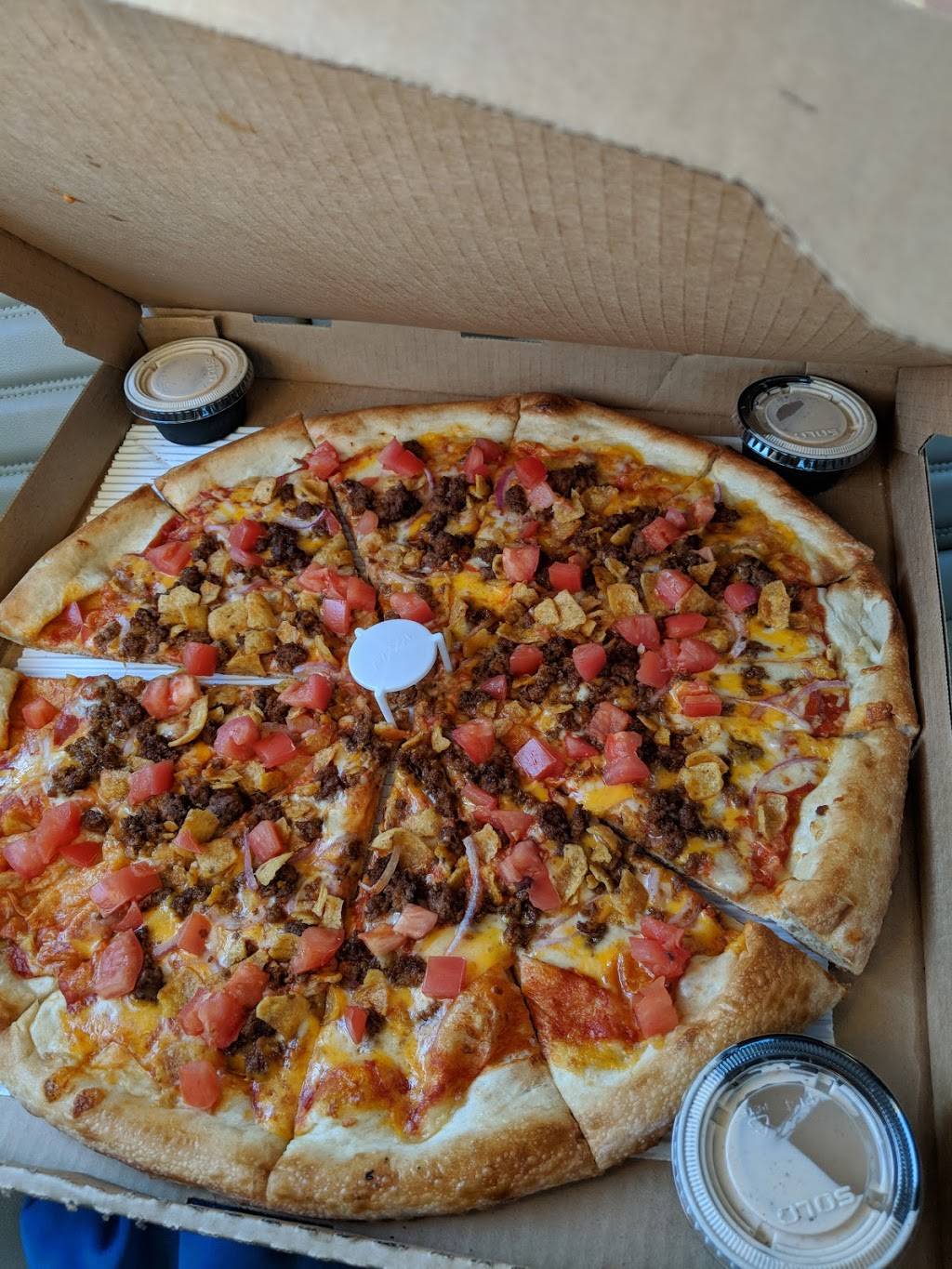 Deweys Pizza | meal takeaway | 3265 W Market St, Fairlawn, OH 44333, USA | 3308734444 OR +1 330-873-4444